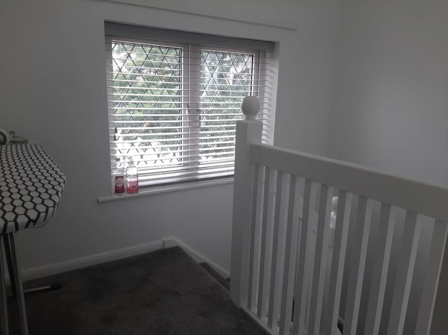 Entire Rental, Easy Reach To Etihad Stadium Manchester Exterior photo